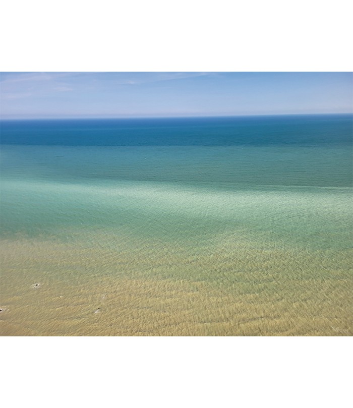 Arc en mer • photo aérienne depuis ULM